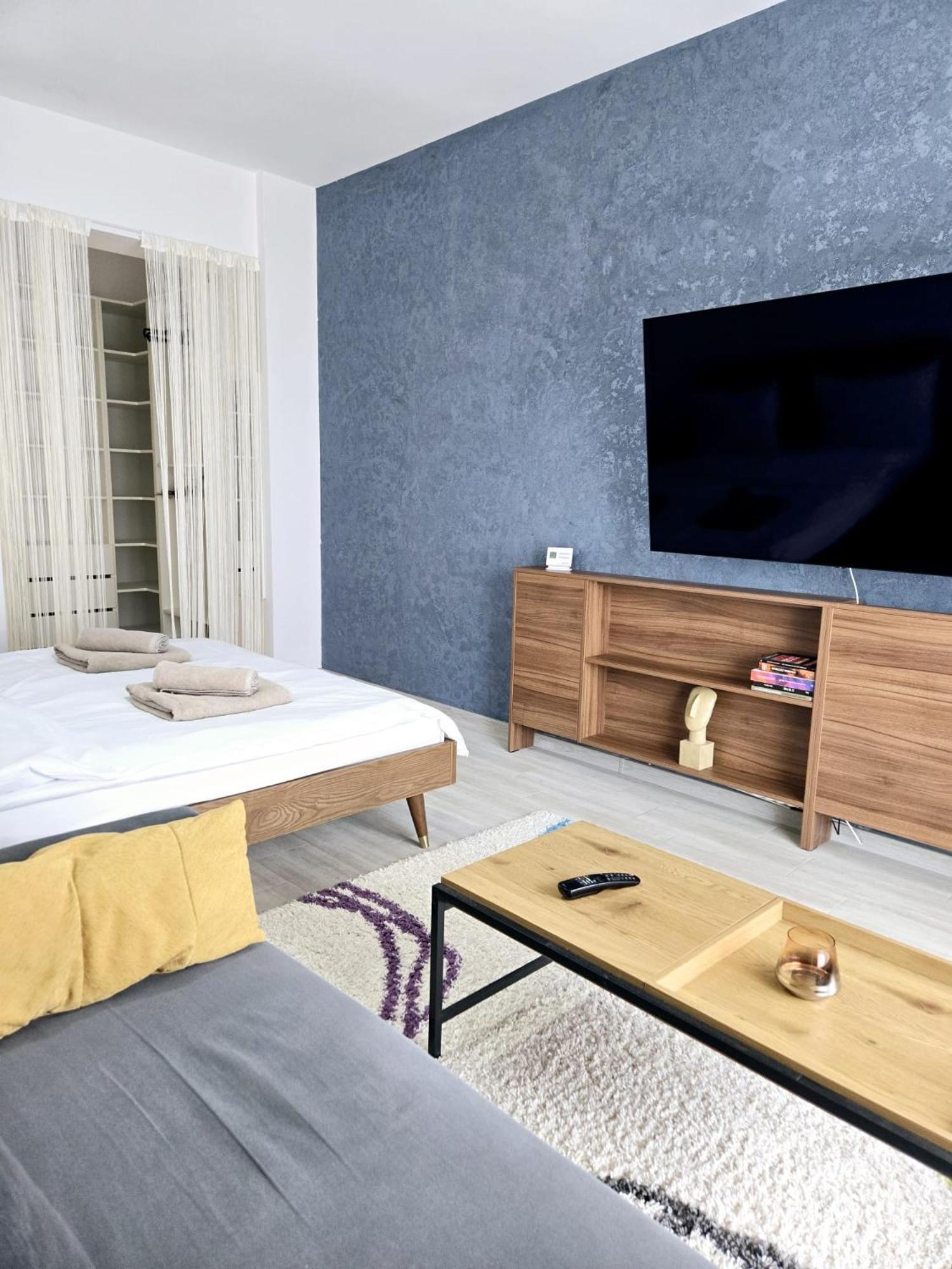 Apartament Swiss 8 *